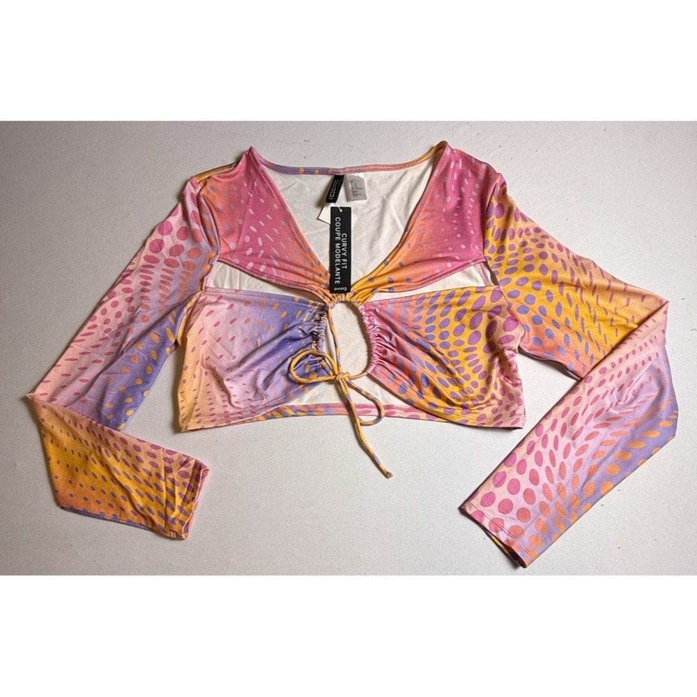 Divided By H&M Long Sleeve Crop Shirt, Curvy Fit Key Hole Cut Out Size large-708